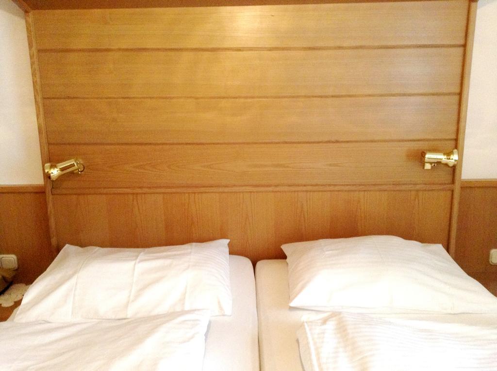 Gasthof Kaiserin Elisabeth Hotel Steyrling Room photo